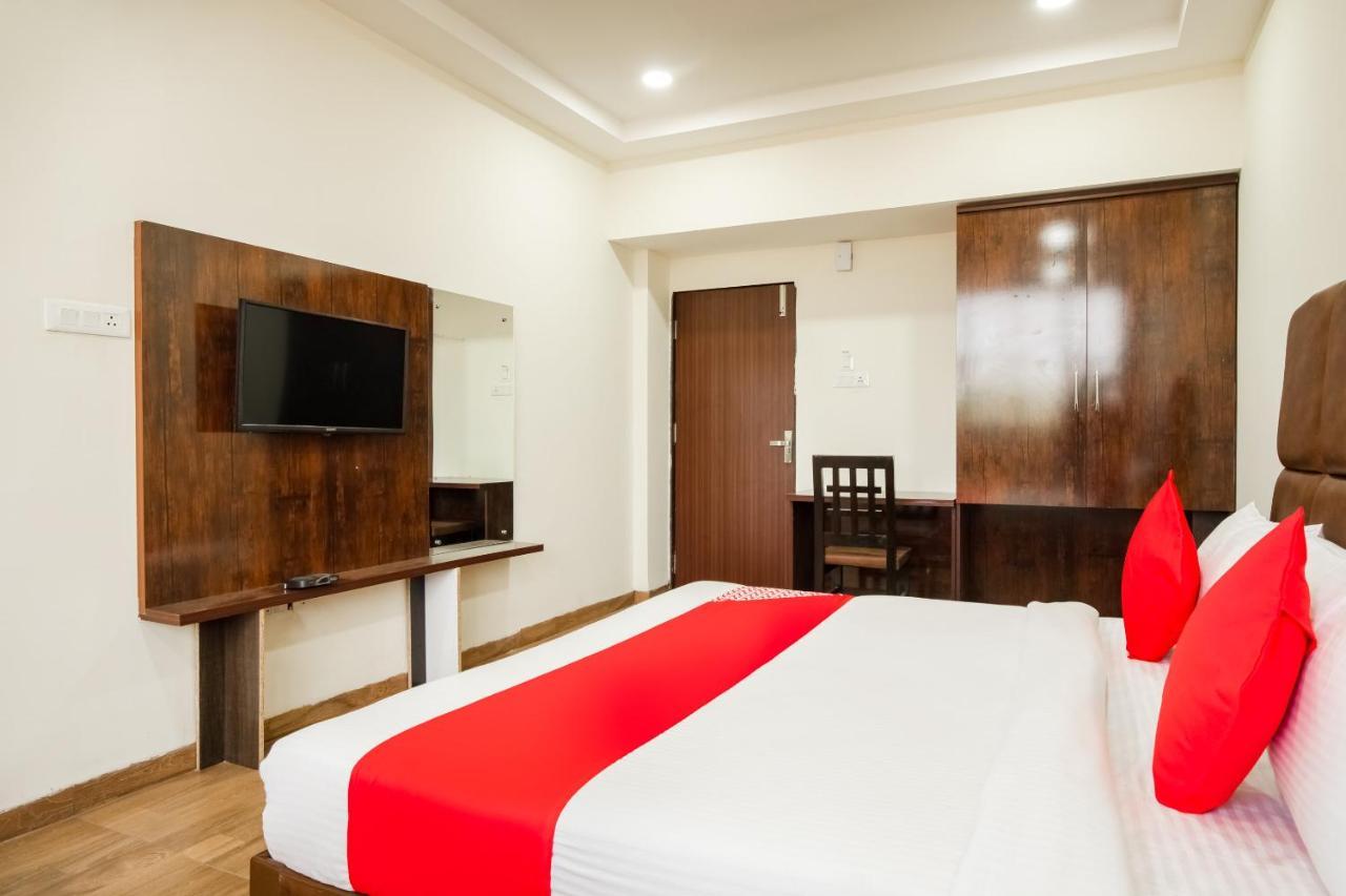 Oyo 71689 Hotel S Pride Indore Bagian luar foto