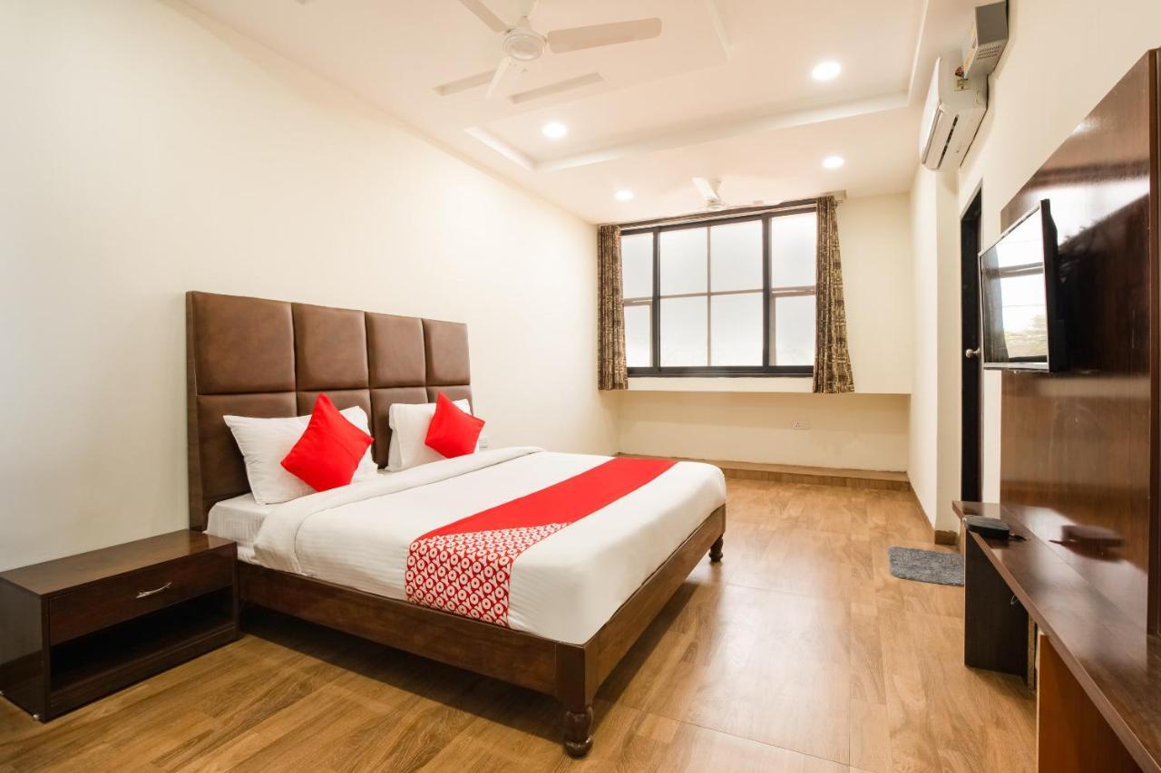 Oyo 71689 Hotel S Pride Indore Bagian luar foto